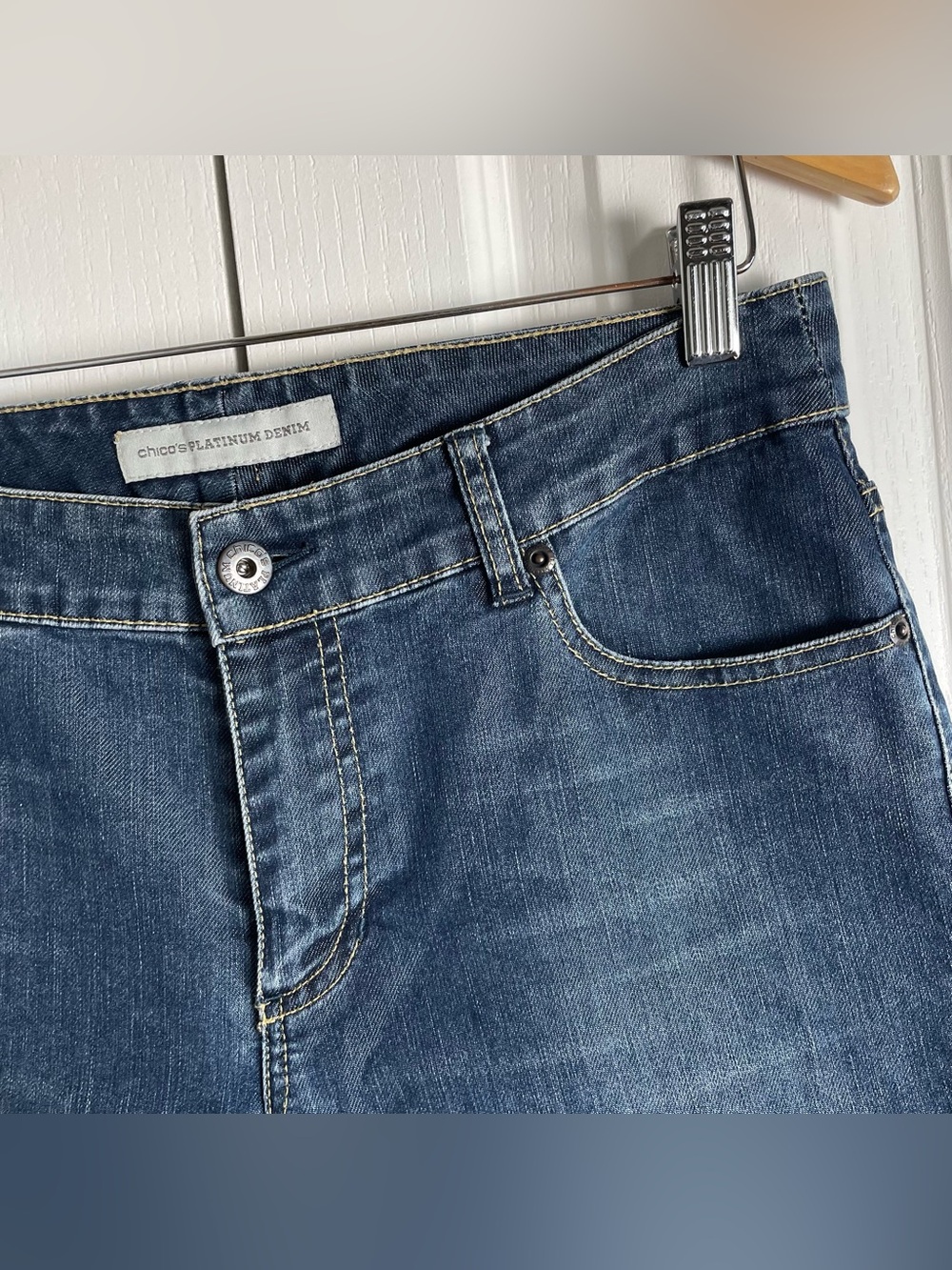 Chico's Platinum Denim Ultimate Fit Slim Leg Jeans Women’s Size 0.5 (S/6) Blue - Picture 5 of 15